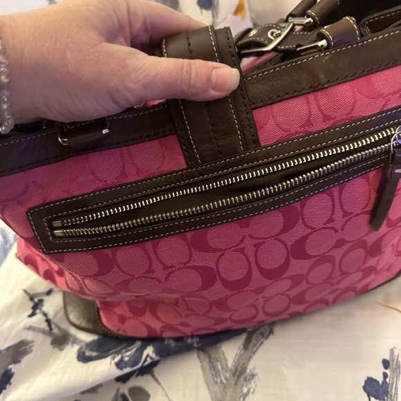 COACH Hampton Signature Collection Magenta STYLE F13022 - Picture 5 of 15